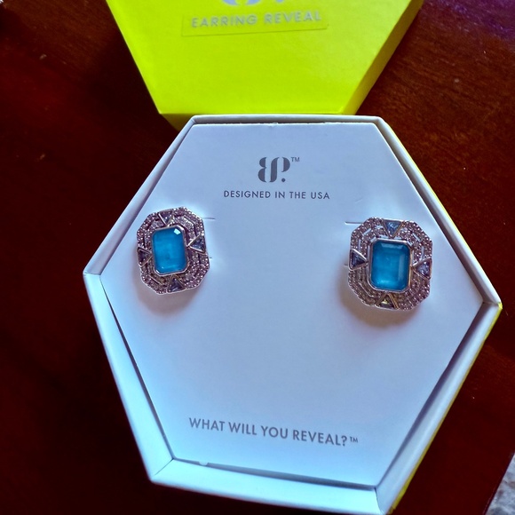 LIGHT BLUE QUARTZ - Picture 2 of 4